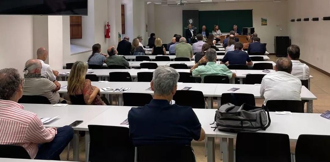 El Instituto Juan Belmonte de la FTL organiza en Granada una jornada sobre el proyecto de ley de bienestar animal